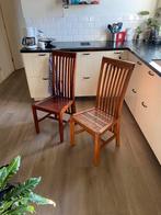 2 houten eetkamerstoelen, Huis en Inrichting, Minder dan 4 stoelen, Zo goed als nieuw, Ophalen