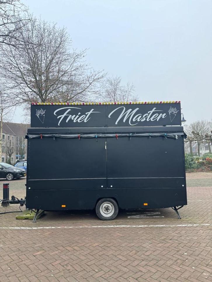Complete gerenoveerde Snackkar / frietkar / frietkraam, Zakelijke goederen, Partijgoederen en Retail | Verkoopwagens, Ophalen of Verzenden