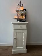 Biedermeier nachtkastje brocante., Huis en Inrichting, Slaapkamer | Nachtkastjes, Gebruikt, Minder dan 45 cm, Ophalen of Verzenden