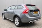 Volvo V60 Cross Country D4 Nordic+ | Dealer Onderhouden | Tr, Auto's, Volvo, 12 maanden, Lichtsensor, Zilver of Grijs, Lease