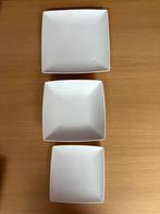 Set vierkante borden van merk ‘Yong’, Huis en Inrichting, Keuken | Servies, Ophalen of Verzenden, Zo goed als nieuw, Bord(en)