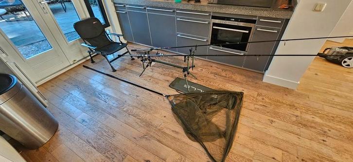 Karper setje met: foedraal, schepnet, rodpod, stoel, Watersport en Boten, Hengelsport | Karpervissen, Gebruikt, Complete set, Ophalen of Verzenden