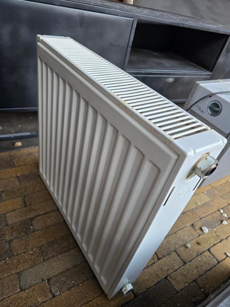 Radiator 50x50, Doe-het-zelf en Verbouw, Verwarming en Radiatoren, Ophalen, Zo goed als nieuw, Radiator, 30 tot 80 cm