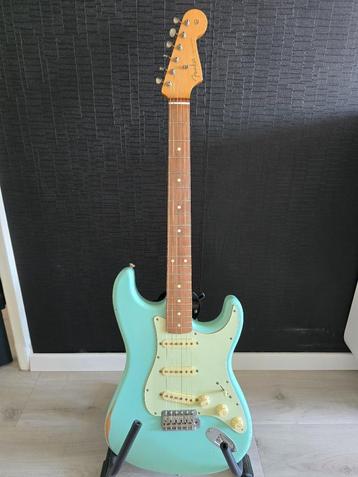  Te koop: Fender Road Worn FSR '60s Stratocaster – Daphne  beschikbaar voor biedingen