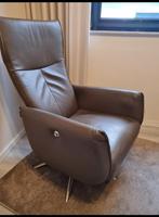 Moderne leren verstelbare relaxstoel in cognac  kleur, Huis en Inrichting, Fauteuils, Ophalen, Zo goed als nieuw