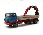 Siku v2920 Mercedes 3 as bakwagen met laadkraantje 1/55., Hobby en Vrije tijd, Modelauto's | 1:50, Ophalen of Verzenden, Gebruikt