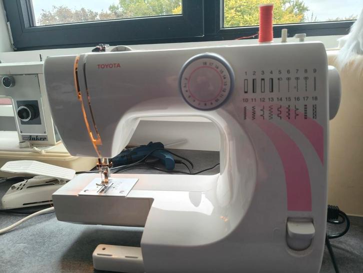 Toyota naaimachine, Hobby en Vrije tijd, Naaimachines en Toebehoren, Zo goed als nieuw, Naaimachine, Overige merken, Ophalen of Verzenden