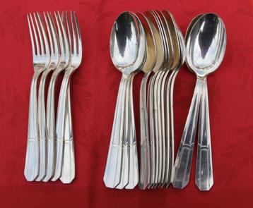 Verzilverd Frans bestek , metal blanc, dinerlepels/vorken  beschikbaar voor biedingen