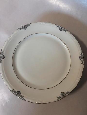 Vintage dinerborden, Bavaria beschikbaar voor biedingen