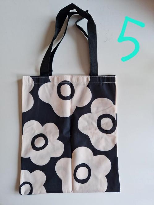 Nieuwe  schoudertas  BLOEMEN tas shopper, Sieraden, Tassen en Uiterlijk, Tassen | Damestassen, Nieuw, Shopper, Zwart, Ophalen of Verzenden