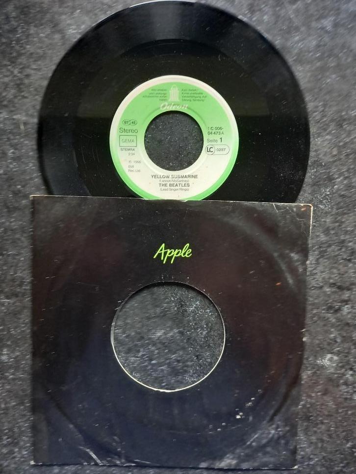 The Beatles - Yellow Submarine Reissue 1976, Cd's en Dvd's, Vinyl Singles, Gebruikt, Single, Pop, 7 inch, Ophalen of Verzenden