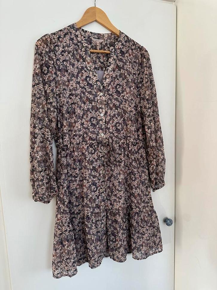 Esqualo jurkje maat 34 bloemenprint paars/zwart, Kleding | Dames, Jurken, Zo goed als nieuw, Maat 34 (XS) of kleiner, Paars, Boven de knie