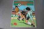 de historie van het wereldkampioenschap voetbal 1932-1982, Boeken, Stripboeken, Eén stripboek, Ophalen of Verzenden, Gelezen