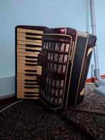 Oude accordeon van opa - Met gebruikerssporen, Ophalen