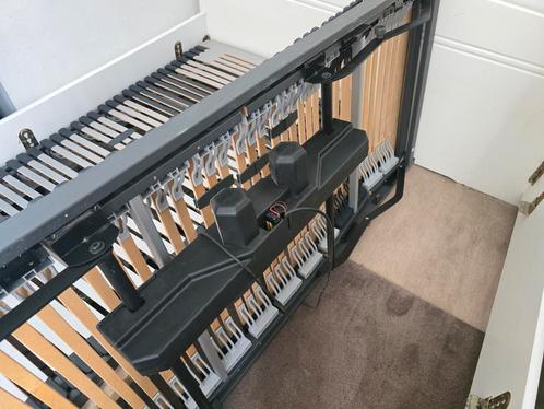 2 persoons bed! Goede staat. Electrisch bedienbaar. Matrasse, Huis en Inrichting, Slaapkamer | Bedden, Zo goed als nieuw, Eenpersoons
