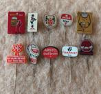 10 speldjes met een biermerk uit de jaren 60, Verzamelen, Speldjes, Pins en Buttons, Ophalen of Verzenden, Gebruikt, Overige onderwerpen