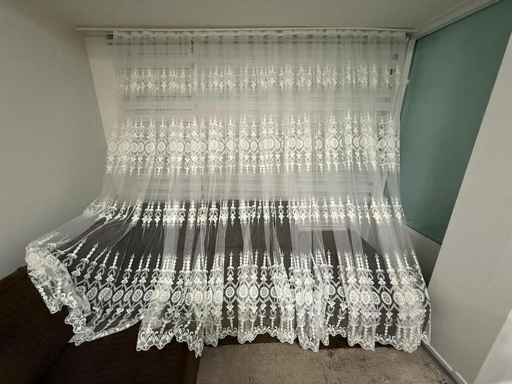 Mooie set van twee vitrage gordijnen, Huis en Inrichting, Stoffering | Gordijnen en Lamellen, Zo goed als nieuw, 200 cm of meer