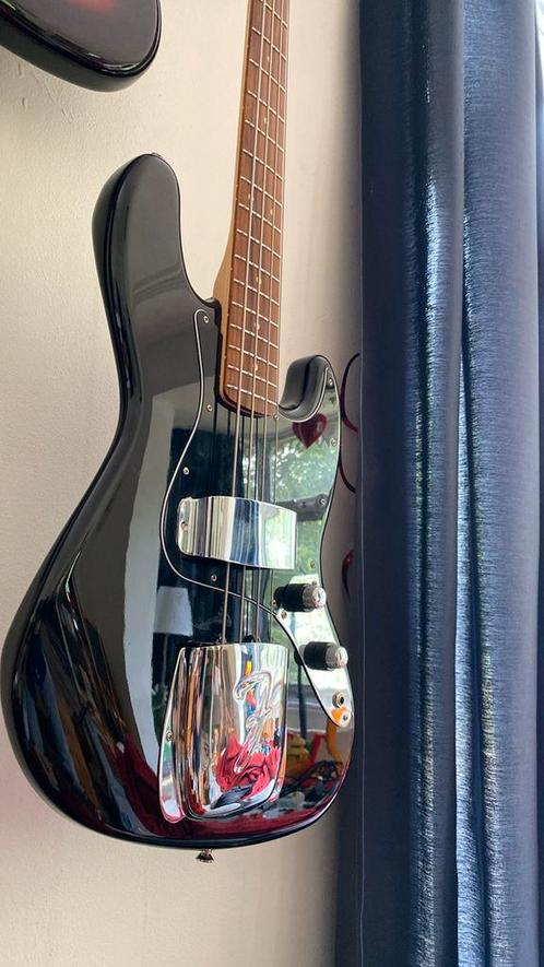 Fender Jazz Bass + 62’ style control plate, Muziek en Instrumenten, Snaarinstrumenten | Gitaren | Bas, Zo goed als nieuw, Ophalen