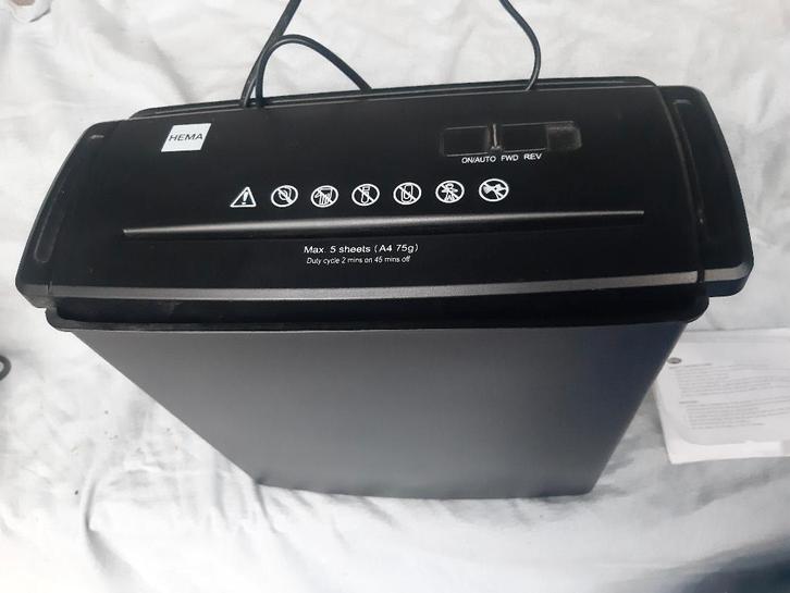 Hema Papiervernietiger "Basic", shredder met veiligheidsni, Diversen, Bureau-accessoires, Zo goed als nieuw, Ophalen
