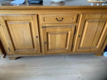 dressoir beschikbaar voor biedingen