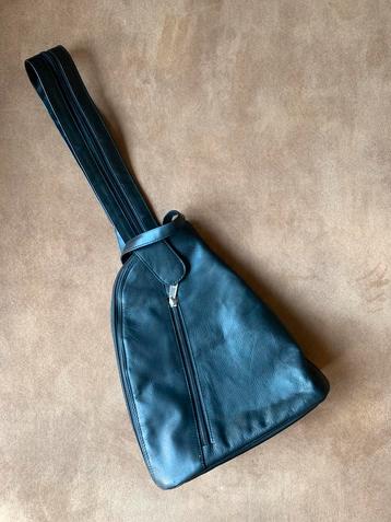 Veelzijdige tas van geitenleer (rugtas, cross body bag) beschikbaar voor biedingen