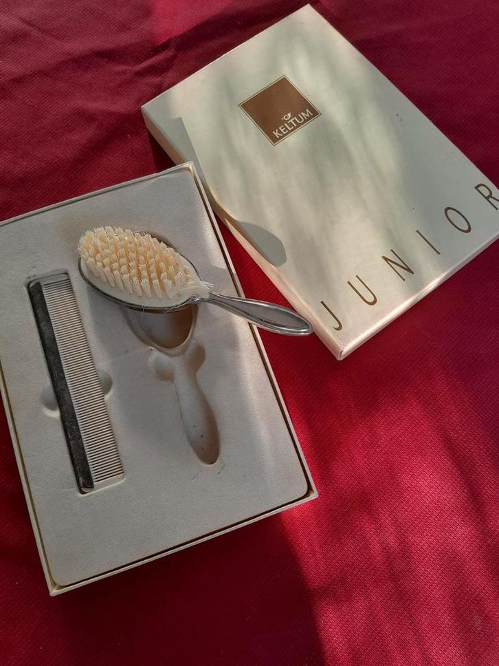 Antiek Keltum Junior Baby Haarborstel en Kam Set, Kinderen en Baby's, Kinderspulletjes, Gebruikt, Ophalen of Verzenden