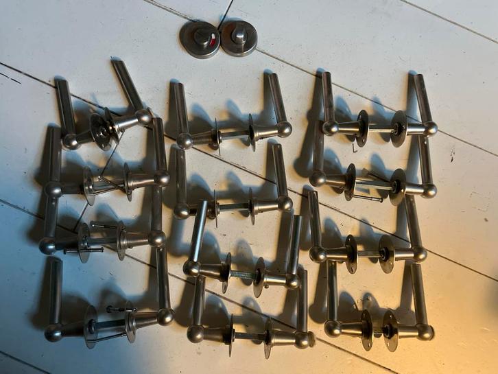 RVS Klinken Set (12x) met Toiletsluiting, Doe-het-zelf en Verbouw, Hang- en Sluitwerk, Zo goed als nieuw, Klink of Kruk, Rvs, Ophalen