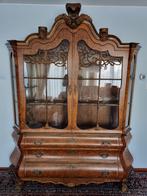 Klassieke wortelnoten vitrinekast, Huis en Inrichting, Kasten | Vitrinekasten, Ophalen, Gebruikt, 200 cm of meer, Klassiek