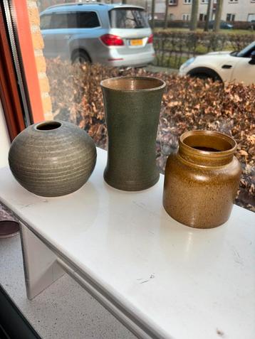 Anthieke aardewerk potjes/vazen bruin groen beschikbaar voor biedingen
