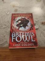 Eoin Colfer - Artemis Fowl and the lost Colony - English, Boeken, Fantasy, Ophalen of Verzenden, Zo goed als nieuw, Eoin colfer