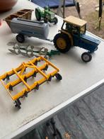 Britains Ford Traktor 6600 + 3 werktuigen., Hobby en Vrije tijd, Ophalen of Verzenden, Gebruikt, Tractor of Landbouw, Britains