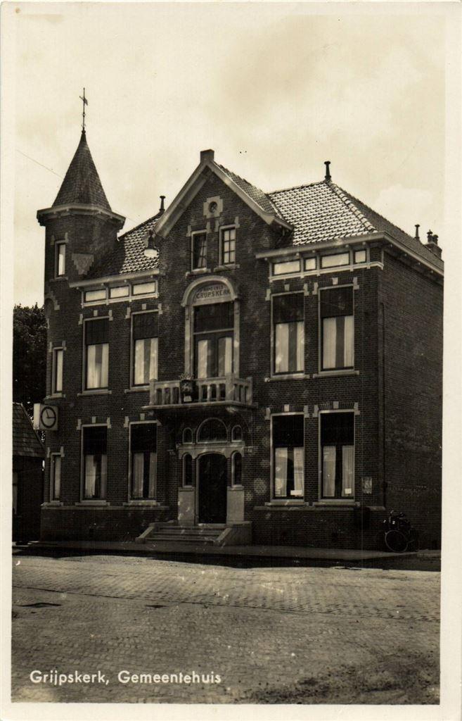 Grijpskerk, Gemeentehuis - gelopen, Verzamelen, Ansichtkaarten | Nederland, Gelopen, Noord-Brabant, 1920 tot 1940, Ophalen of Verzenden