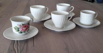 Vintage kopjes beschikbaar voor biedingen