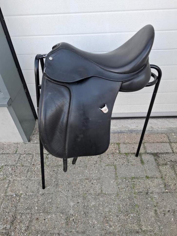 (Sale)!!!Bates dressage 17.5 dressuur, Dieren en Toebehoren, Paarden en Pony's | Zadels, Zo goed als nieuw, Dressuur, Ophalen of Verzenden