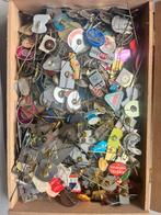 Verzameling speldjes jaren ‘60 - nu, Verzamelen, Speldjes, Pins en Buttons, Ophalen, Gebruikt, Overige onderwerpen, Speldje of Pin