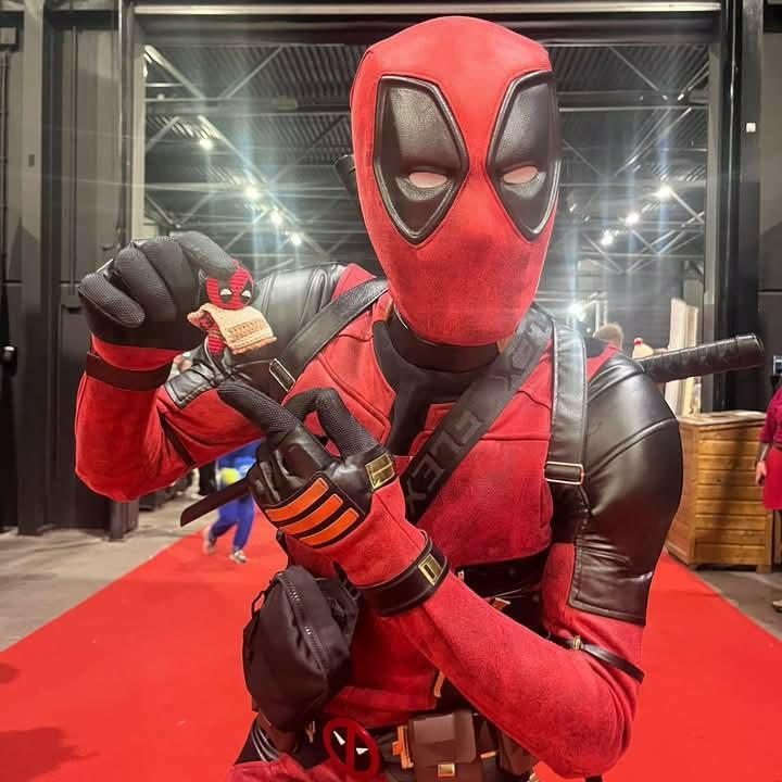 Deadpool kostuum, Hobby en Vrije tijd, Kostuums, Theaterbenodigdheden en LARP, Nieuw, Ophalen of Verzenden