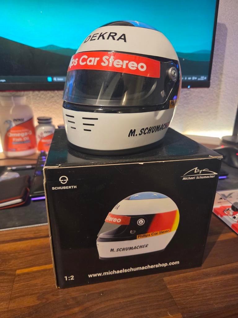 Michael Schumacher Helm 1:2 Schaal, Ophalen of Verzenden, Zo goed als nieuw, Formule 1