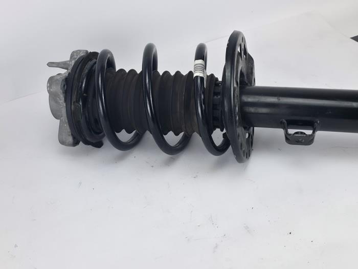 Schokdemper links-voor van een BMW 4-Serie, Auto-onderdelen, Ophanging en Onderstel, BMW, Gebruikt, 3 maanden garantie, Ophalen of Verzenden