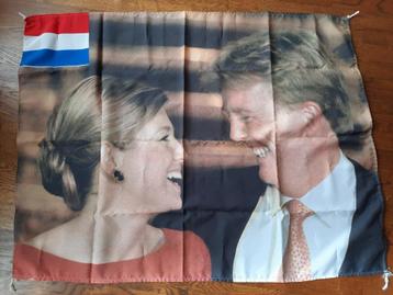   Pakket boeken, tijdschriften en vlag beschikbaar voor biedingen