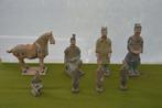 Antieke terracotta leger uit China 8 delig paard met figuren, Antiek en Kunst, Ophalen of Verzenden