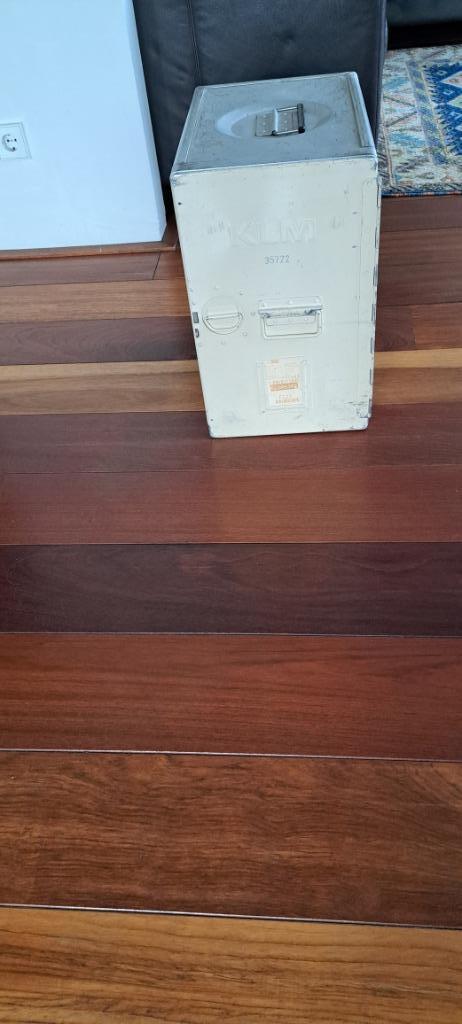 kastje, Huis en Inrichting, Kasten | Dressoirs, Gebruikt, Minder dan 50 cm, 25 tot 50 cm, Met deur(en), Met plank(en), Metaal