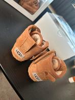 Uggs baby, Ophalen of Verzenden, Zo goed als nieuw, Jongetje of Meisje, Slofjes