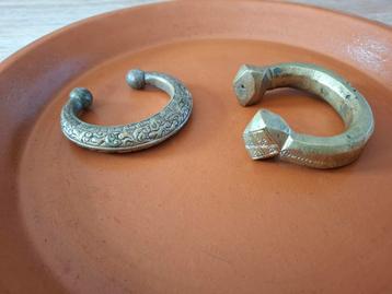 2 Antiek Koperen Armbanden beschikbaar voor biedingen
