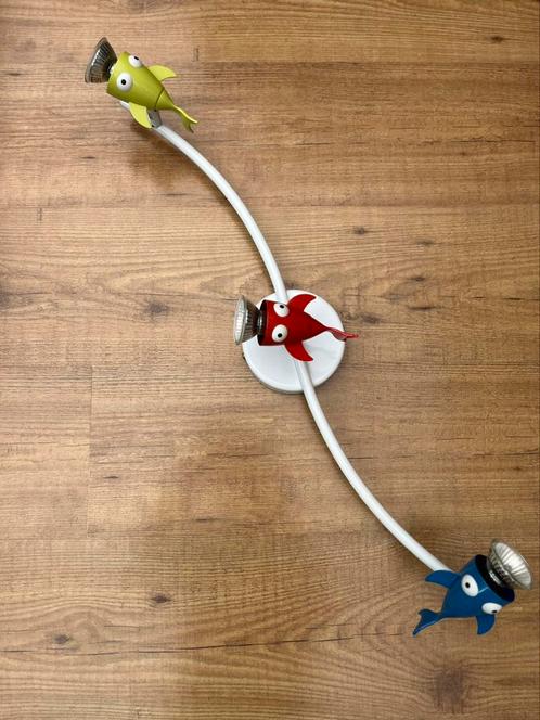 Leuke lamp met visjes voor op een kinderkamer (IKEA), Huis en Inrichting, Lampen | Hanglampen, Zo goed als nieuw, Minder dan 50 cm