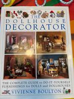 Poppenhuis Decorator Boek - Vivienne Boulton, Boeken, Hobby en Vrije tijd, Ophalen of Verzenden, Zo goed als nieuw, Poppen maken