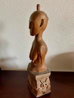 Indonesisch houten beeld vrouw Sulawesi Indonesië, Ophalen