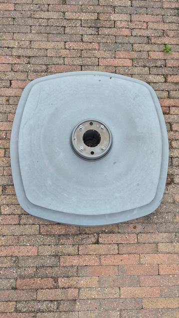 Parasolvoet 100kg beschikbaar voor biedingen