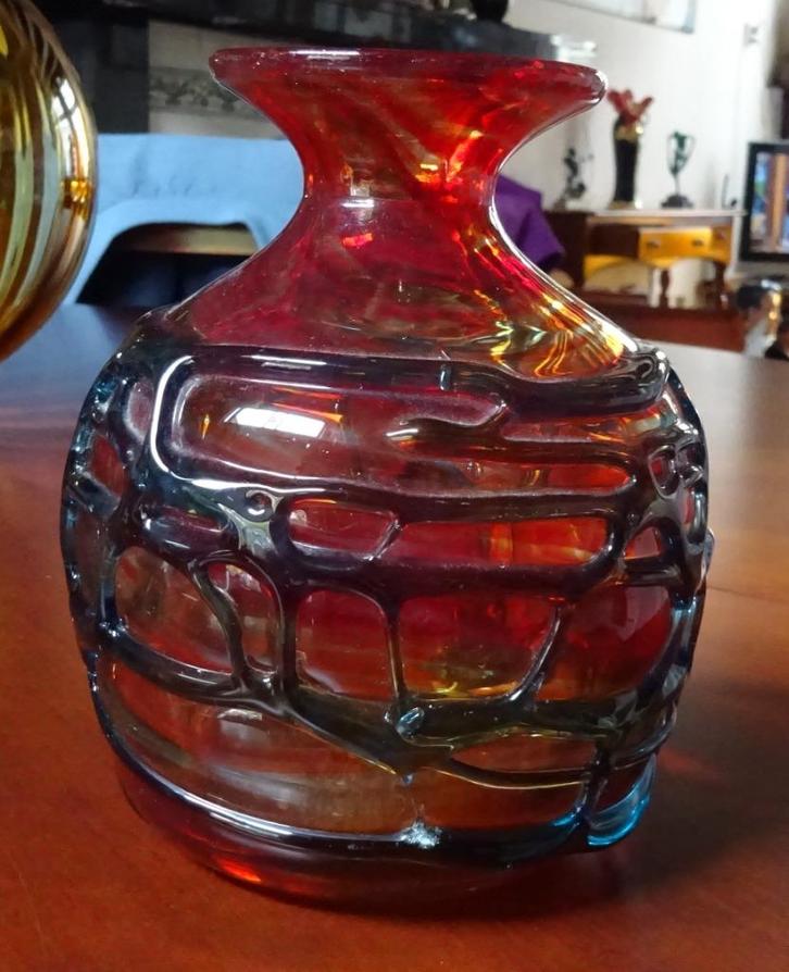 Mdina vaas 1970 gesigneerd handgeblazen met getrokken glas, Antiek en Kunst, Antiek | Glas en Kristal, Ophalen of Verzenden