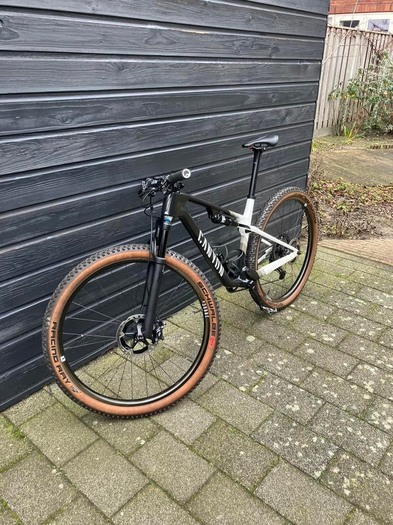 Canyon Lux World Cup CF 7 Medium, Fietsen en Brommers, Fietsen | Mountainbikes en ATB, Fully, Ophalen of Verzenden, Zo goed als nieuw