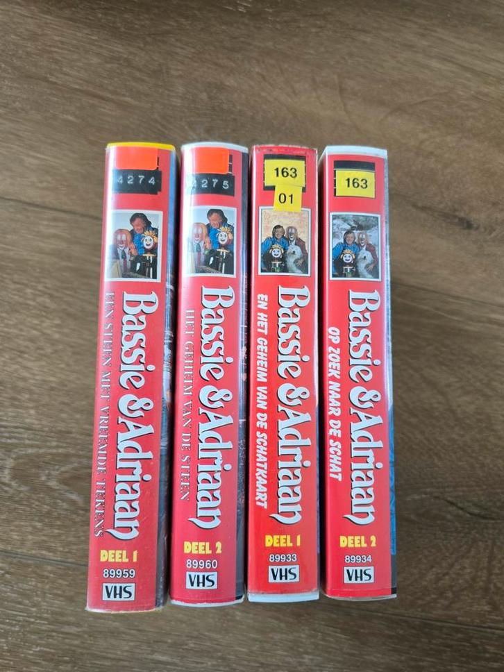 Bassie & Adriaan Ex rental CNR VHS Banden (Let op), Cd's en Dvd's, VHS | Kinderen en Jeugd, Gebruikt, Kinderprogramma's en -films